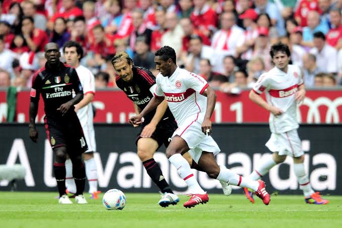 batepapcolorado's tweet photo. Há 9 anos...

@SCInternacional  x @acmilanbr 

(2)2x2(0)

⚽️ @LeandroDamiaoo
⚽️ @dale10

#CopaAudi 

Onde está os jogadores que entraram em campo?

⬇️ https://t.co/reWVH3J5Kt