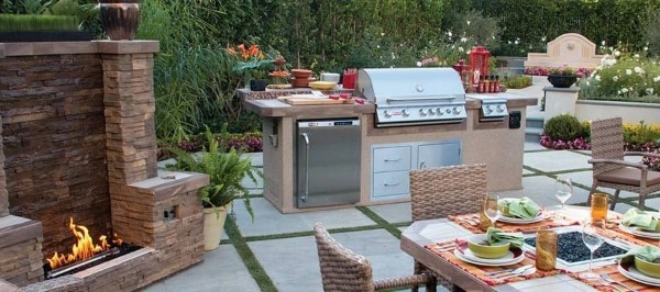 Sure, you have a grill. But do you have the necessary gadgets to go along with it? Our guide will help you pick the right grilling gear for your outdoor set-up 🌾

grillongrillaction.com/outdoor-grilli…

#bbqlife #grillongrillaction #grill