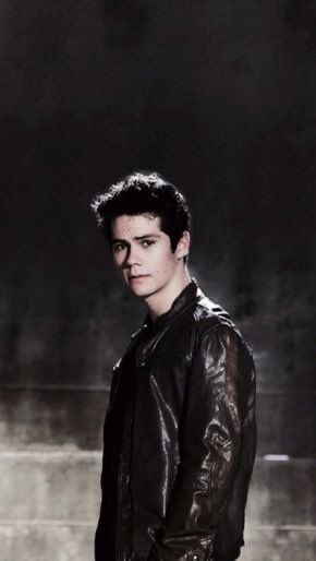 He still hasn’t given <a href="/AlphaMagister/">Aulus Pavus「𝑯𝒊𝒂𝒕𝒖𝒔」</a> back his jacket. He may never get it back, if Robin has his way. He’s currently wearing it.