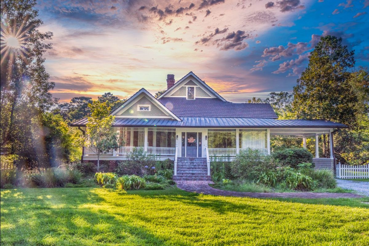peterpatout's tweet photo. New Historic Property Listing &amp; Open House
Top Historic Properties for Sale | Summer in the South Favorite Experiences from Cultural Insider Blog https://t.co/oirDM3OU91