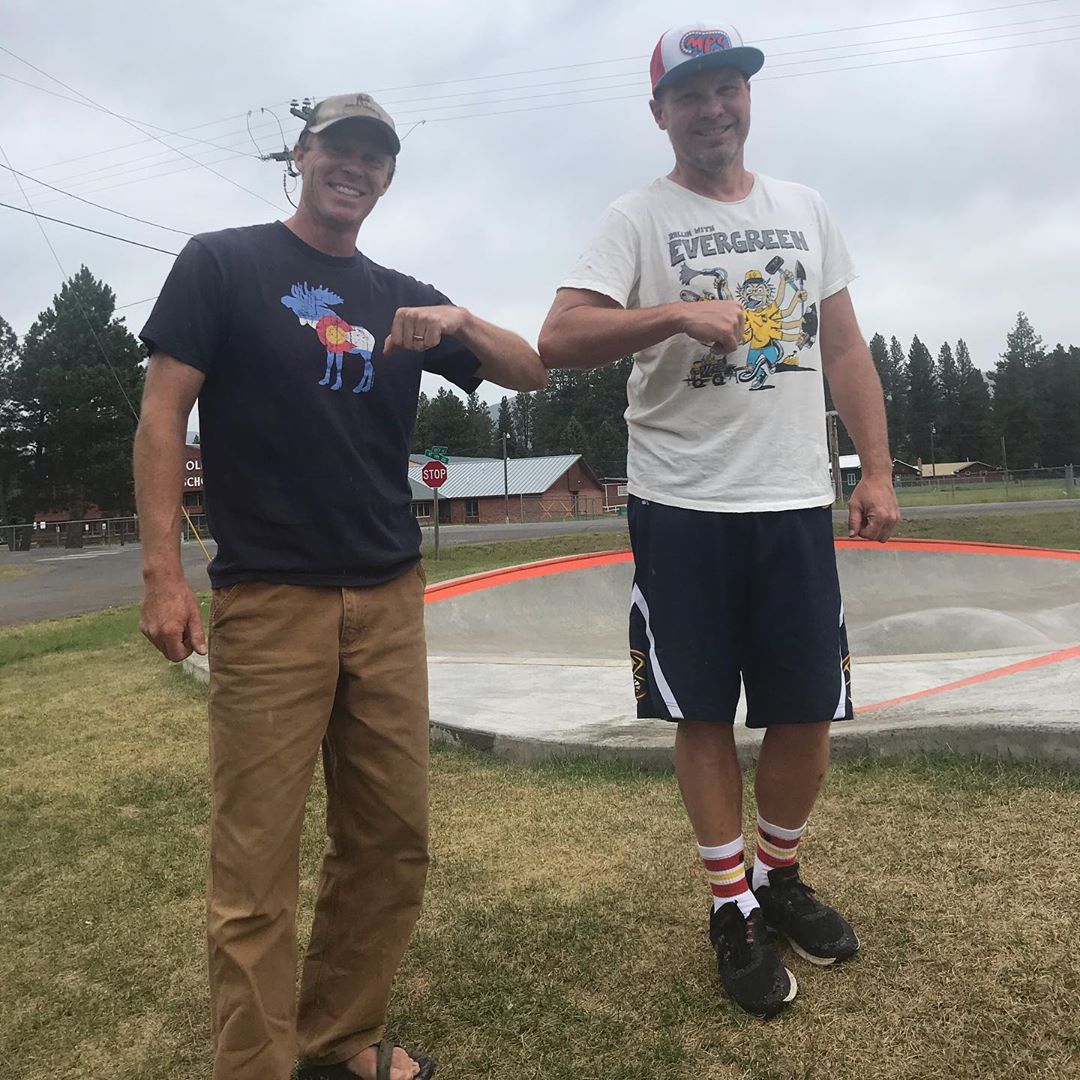 demetriosns's tweet photo. Cool! #JeffAment #PearlJam https://t.co/9I1i3gvqIO #timbertotable #darktimberlodge #lowlight #montana #skateboardingisfun https://t.co/O3G8zYSH9C