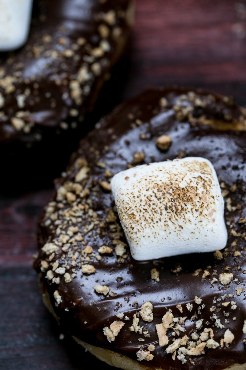 We’ll take “S’more” doughnuts, please! 🔥🍩😉