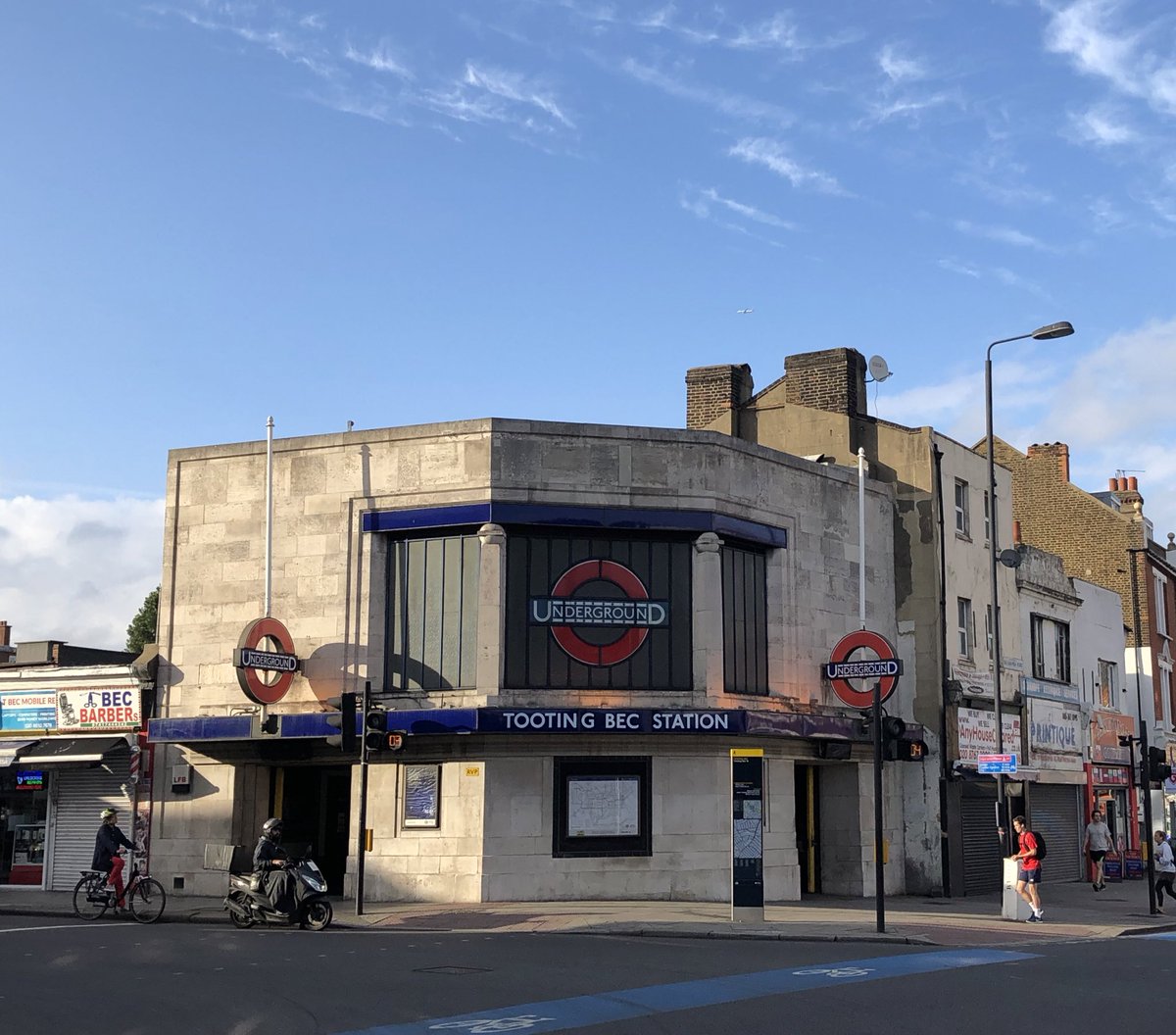 Here’s Tooting Bec tube station - note the London Transport roundel detailing on the columns – bei  Tooting Bec London Underground Station