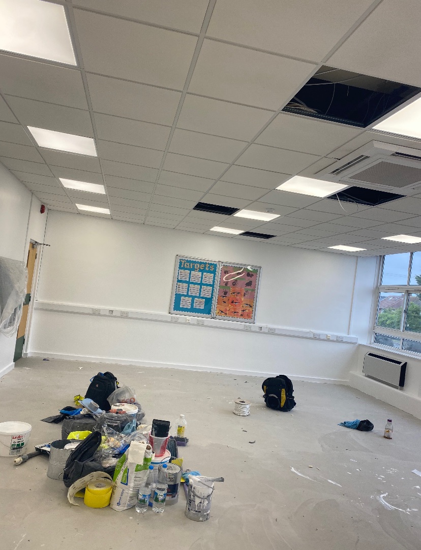 More School summer refurbs <a href="/ROBUSLighting/">ROBUS Lighting</a> <a href="/bemcoelectrical/">BEMCO</a> #LED #ledlights #ledlighting #lights #energy #energysufficiency #sparks <a href="/MaxHainsby/">Max Hainsby</a> #electrics #electricians #electrical #ElectricalEngineer #caretakers #siteservices #FacilityManagement #lumens #lighting #lightingdesign