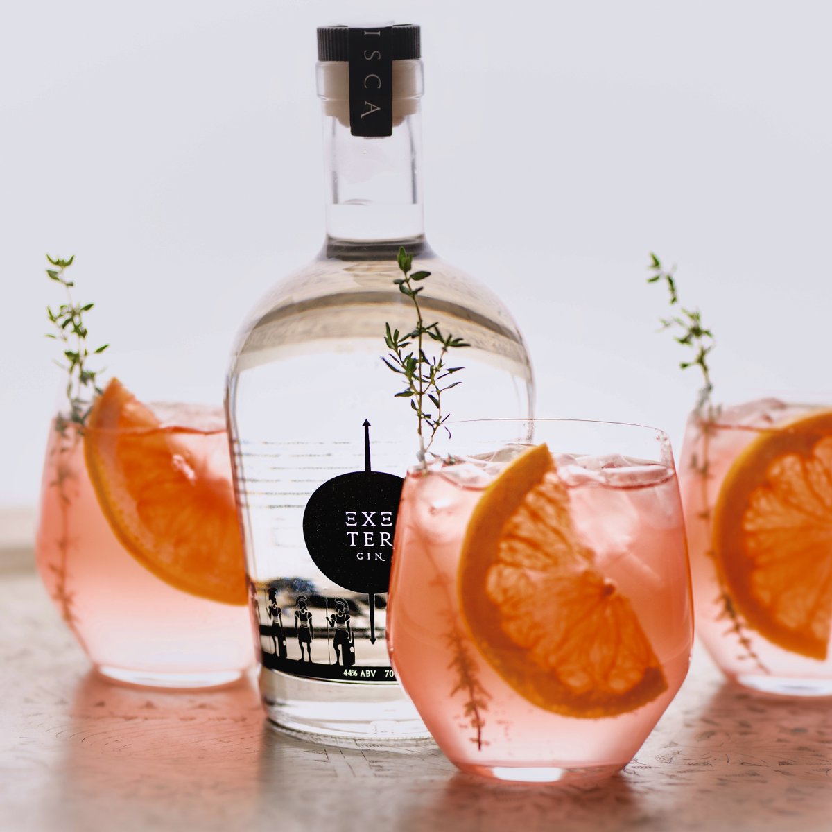 Exeter_Gin's tweet photo. Inspired by Exeter's Roman Heritage...

Tarragon, Basil, Cardamon, and Marigold combine with a light spicy finish from the Pink &amp; Black Peppercorns. 

The result?
A robust yet exceptionally smooth and desirable gin.

#DiscoverExeter 

#gin #exeter #cocktails #ginandtonic https://t.co/Dx2Zomqi9e