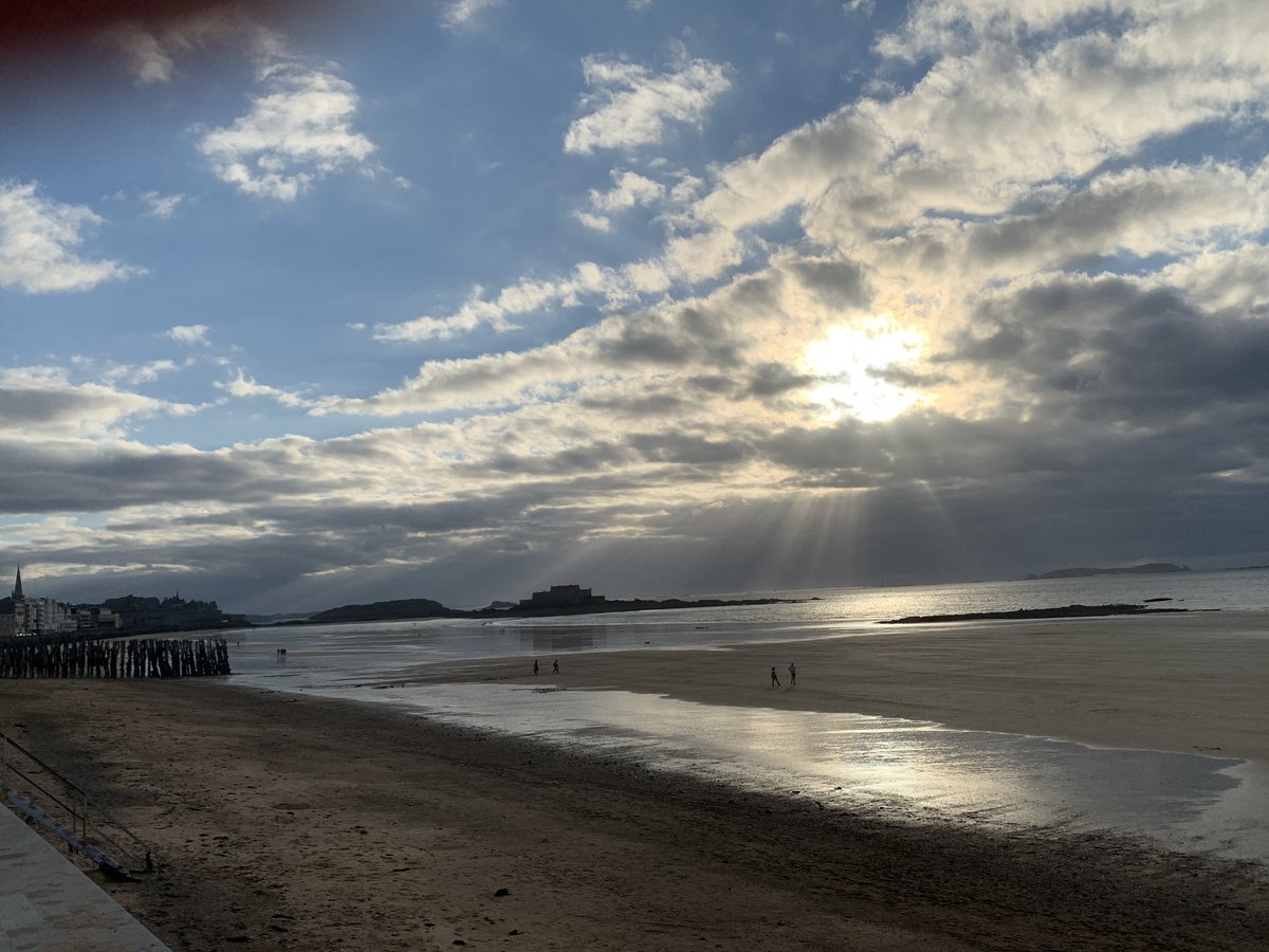 Faridagrlt's tweet photo. À droite ... à gauche ... 💙🤍🤎🧡
#Ciel #Terre #Mer now 🤩
Pris 50 pics ... toutes différentes ...je m’y perds ... il n’y à pas à dire la #Bretagne pour les #PassionCiel #PassionMer c’est the place to be
#sunsetcoming ....
Cc @AjAdeline @arnaud_lancon https://t.co/yVPtfRFAwD