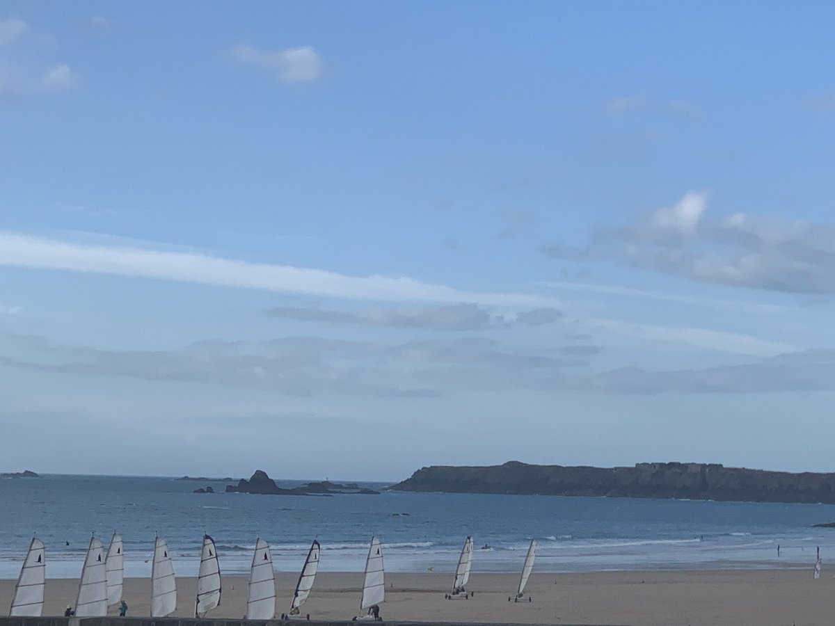 Faridagrlt's tweet photo. À droite ... à gauche ... 💙🤍🤎🧡
#Ciel #Terre #Mer now 🤩
Pris 50 pics ... toutes différentes ...je m’y perds ... il n’y à pas à dire la #Bretagne pour les #PassionCiel #PassionMer c’est the place to be
#sunsetcoming ....
Cc @AjAdeline @arnaud_lancon https://t.co/yVPtfRFAwD