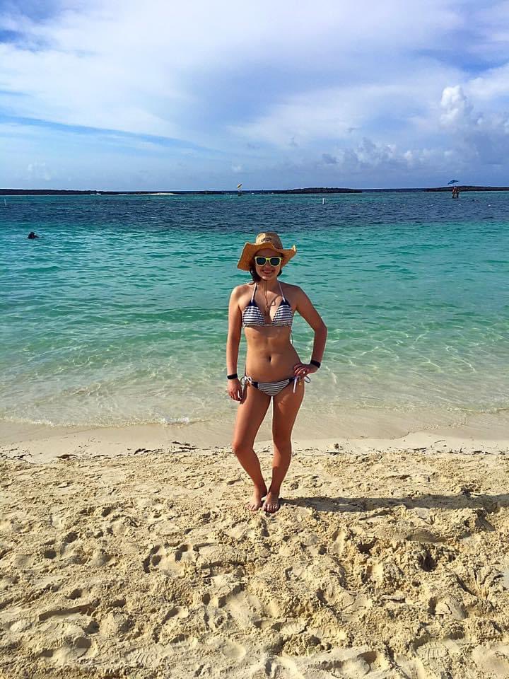 redisunderrated's tweet photo. Clear blue water high tide came and brought you in #throwback #1989 #thislove #castawaykey #DisneyCruise #2016 https://t.co/9ruPuQlkni