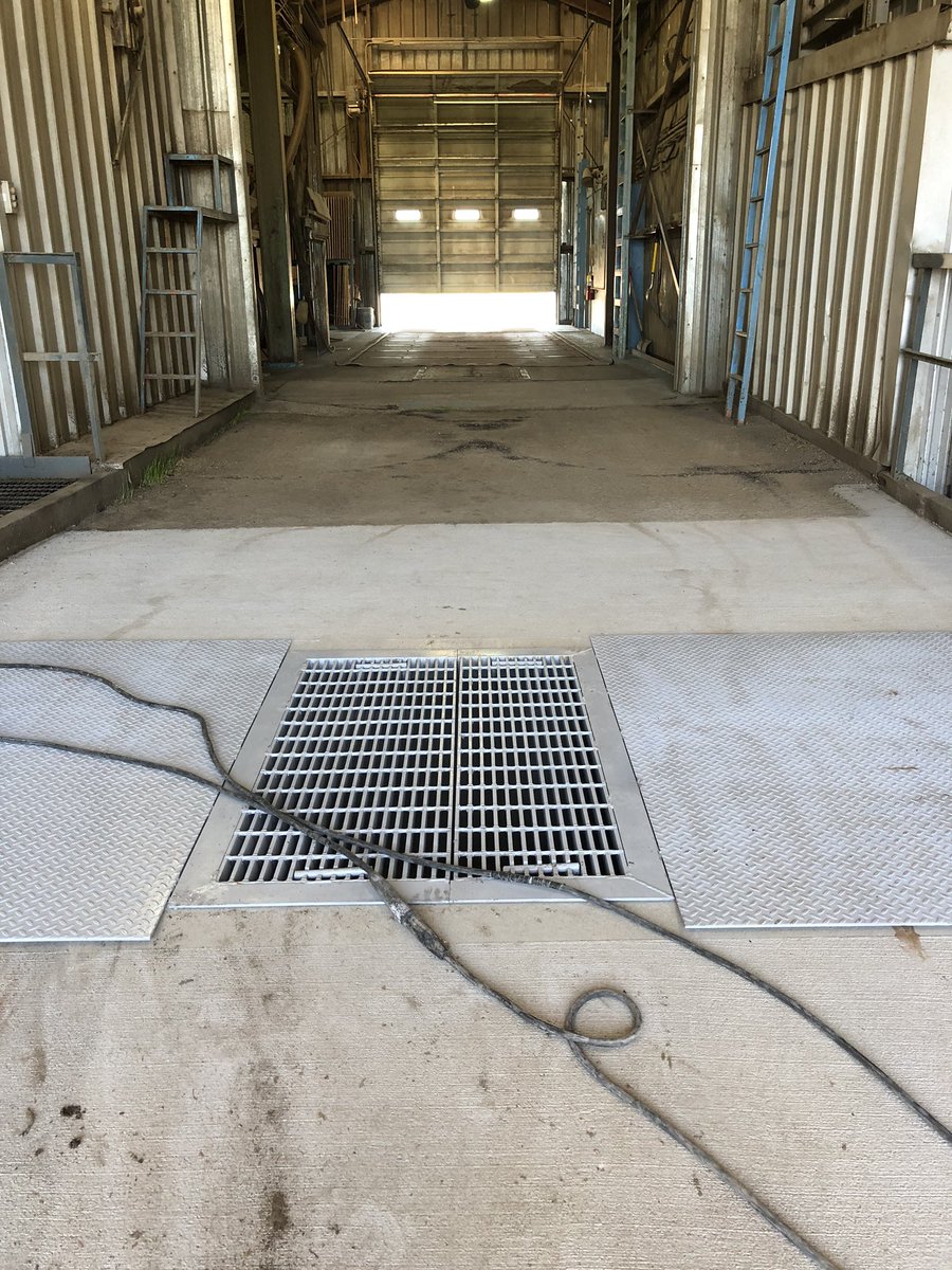 Pit #2 grates being installed. Just waiting for the leg and conveyor to have a complete 2 systems cleaning line operational