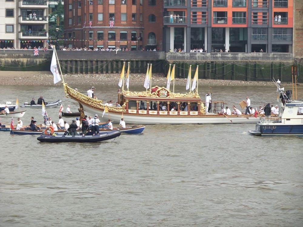 NER_events's tweet image. 8yrs ago volunteers from #TeamNER provided 3 safety boats to support the final leg of the London 2012 Olympic Torch Relay from @hamptoncourtpalace to @TowerBridge
#volunteers  #safetycover #rescueboats #riverthames #londonolympics 
#dedicatedtokeepingyoufloating