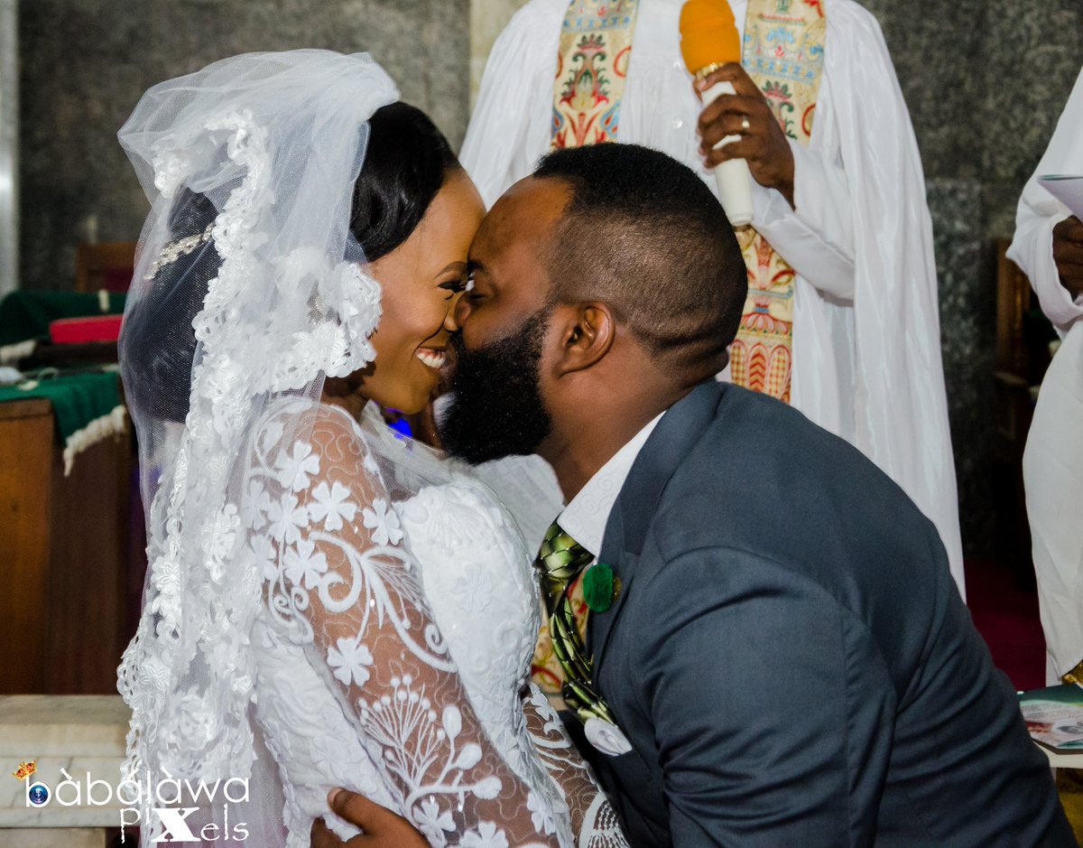 dfabdaddy's tweet photo. The unVEILing π₯°
#ADUnion
πΈ @babalawapixels π―
#babalawapixels #photography #photographer #wedding #nigerianwedding https://t.co/0O4VcNeeKN