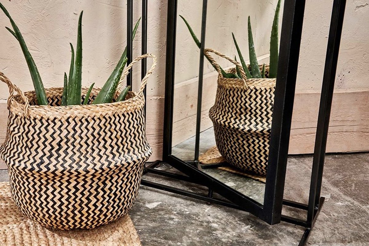 bysittingduck's tweet photo. Our striking Daju iron mirror is freestanding. The tall, elegant design creates quite an impact. The mirror has a pivot design which allows more flexibility and movement. #nkuku #nkukulife https://t.co/ID3WDmbur3