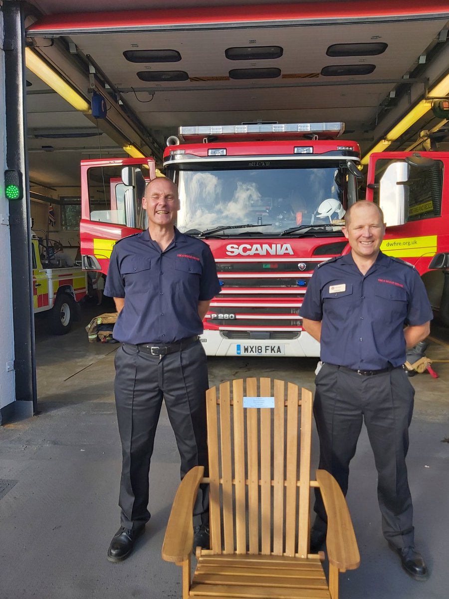 Pleasure to join <a href="/DWFireRescue/">Dorset & Wiltshire Fire and Rescue Service</a> CFO to say happy retirement to Ff Graham Jackson tonight. We joined Dorset Fire Brigade on the same day, 30/3/89, course R2/89 @Hants_fire. What happened to those 18yr olds?