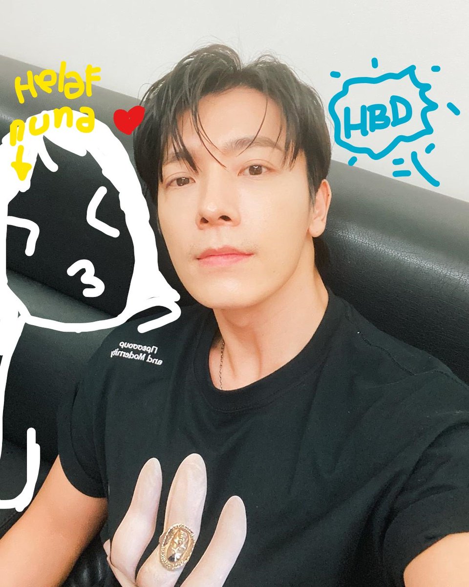 joochn's tweet photo. @hyxjung hbd https://t.co/oJ93Vw2WSz