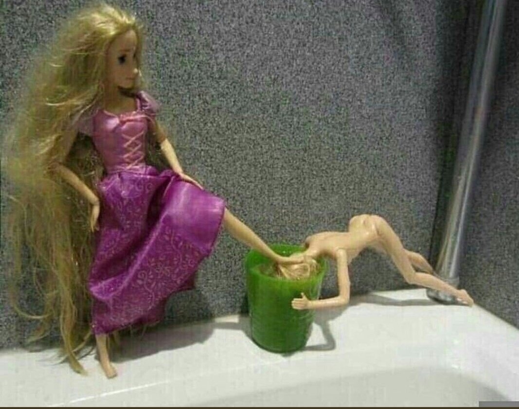 strawapril's tweet photo. Lucy when Kaisha is trying to explain why she should not clean the toilet.

#BBNaija #BBNaijialockdown2020 https://t.co/ljmD6QxHno