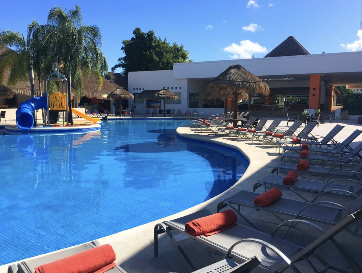 UnlimitedVC's tweet photo. #SunscapeSabor #Cozumel tiene todo lo necesario para unas vacaciones familiares inolvidables. Descubre infinitas formas de divertirte bajo el sol. #NuevosRecuerdosUVC #VacacionesSeguras. https://t.co/hfeJTFaQIF