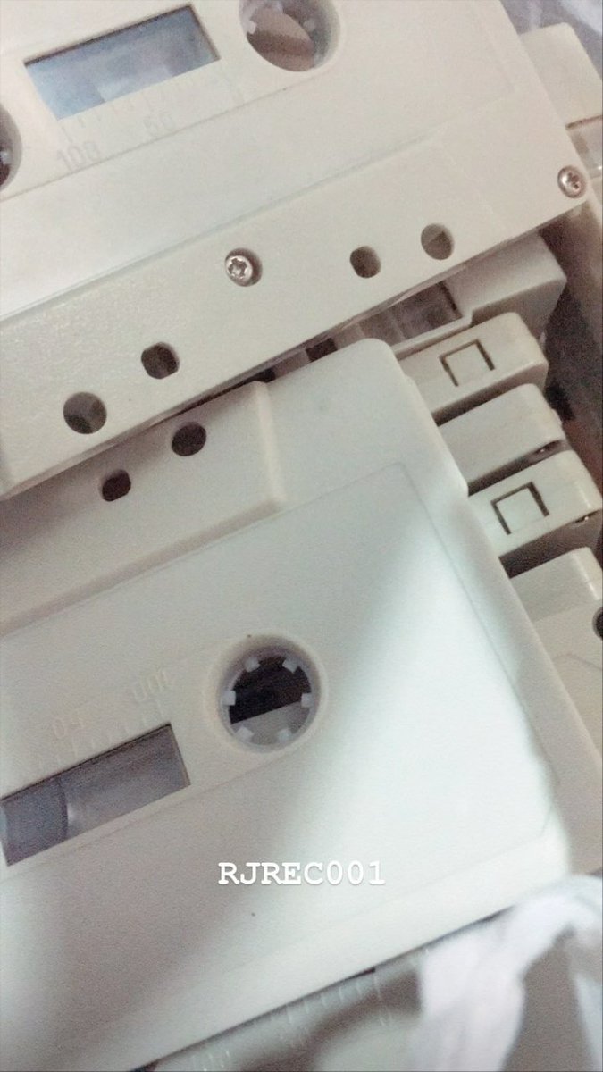 Duplikasi kaset sudah beres, tinggal dibungkus. Segera rilis dalam waktu dekat: RJ-001. Siap?! 🔥