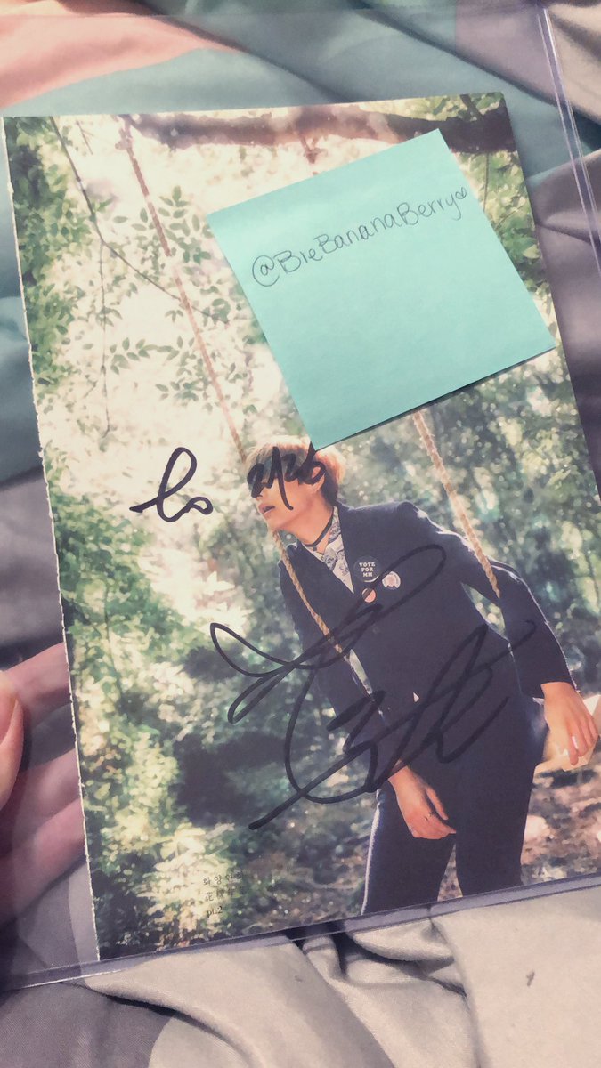 BreBananaBerry's tweet photo. I got my fansign page from @zero_GOs today and I'm in love 🥺💜 thank you so much for hosting the GO!! Everything came in perfect condition~ 

#zeroGOsfeedback https://t.co/uWaGuDB7v1
