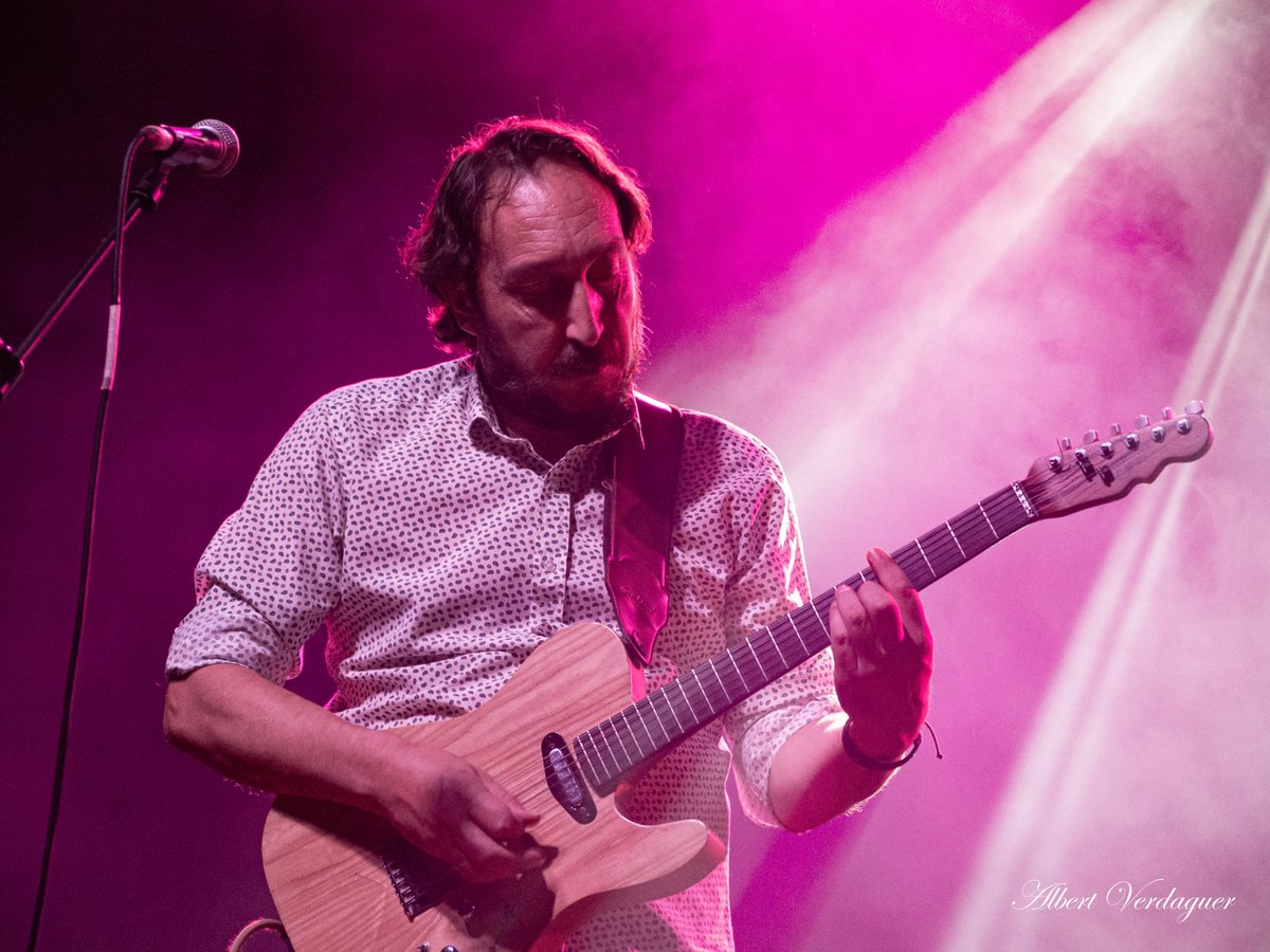 joanreig's tweet photo. 🥳 Molts contents de portar la presentació del meu #primerdisc en solitari, de nou, a terres gironines. Gràcies a l'Ajuntament de la @ViladeSalt per fer #CulturaSegura i a @rgbcat per la seva feina de producció. 

📸 Fotografies de l'Albert Verdaguer

#JoanReig #Salt https://t.co/jedq7o52aT