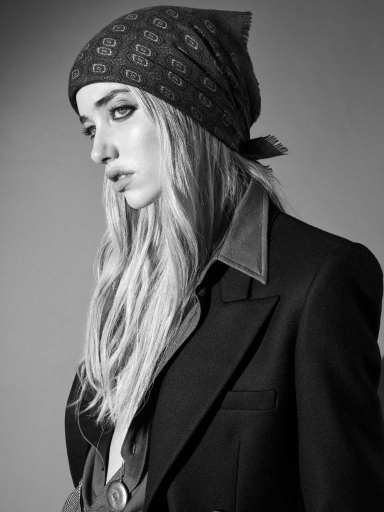 YSL's tweet photo. GRACE - FALL 20
#YSL33 by ANTHONY VACCARELLO
PHOTOGRAPHED by JUERGEN TELLER
#YSL #SaintLaurent #YvesSaintLaurent https://t.co/8QbNa3nTmF