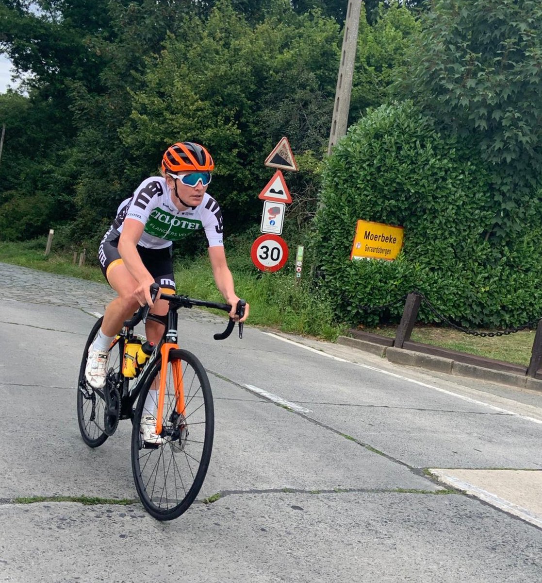 TeamCiclotel's tweet photo. A team quartet through Flanders 🚵‍♀️ 

#teamciclotel #cicloteltravel #cyclinglife #womenscycling #3action #ridleybikes #flandersfields #biketour https://t.co/9EQm0fXTMx