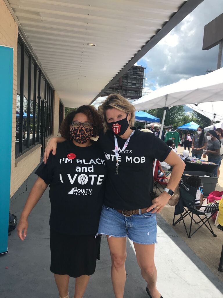 EquityAlliance1's tweet photo. Our volunteer TEAm had a blast while registering voters and reminding people to complete the 2020 Census, during Saturday's Black Murfreesboro Market. 

Haven't completed your 2020 Census? Don't wait, do it now.
https://t.co/3xyy1Bg6Ff

#countmeintn https://t.co/gB5zhBUbaT