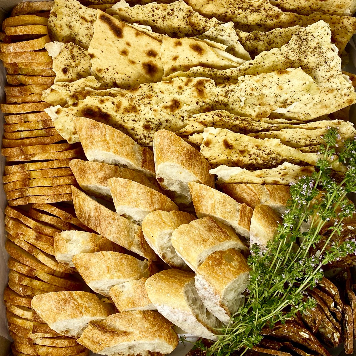 ShindigFoods's tweet photo. Mondays give us the munchies.
.
.
.
#food #foodie #instafood #foodstagram #yummy #eeeeats #foodphotography #forkyeah #delish #party #catering #hosting #hostess #saveurmag #fwmagazine #food52 #nytimescooking #tastemade #huffposttaste https://t.co/KAFs299HIV