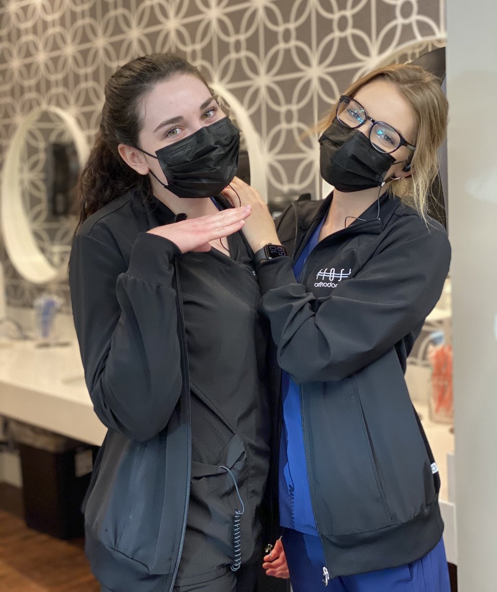 frostortho's tweet photo. Happy Monday from these #frostfam cuties! We hope you had an awesome weekend but are ready to take on another week! 💁🏻‍♀️ You got this!
.
#frostsmiles #frostortho #frostyoursmile #loveourteam #mondatmotivation #loveourjob #bestteamever #happymonday https://t.co/obt2cCm6Sd