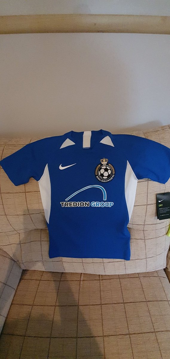 Royal Earlswood FC tweet media