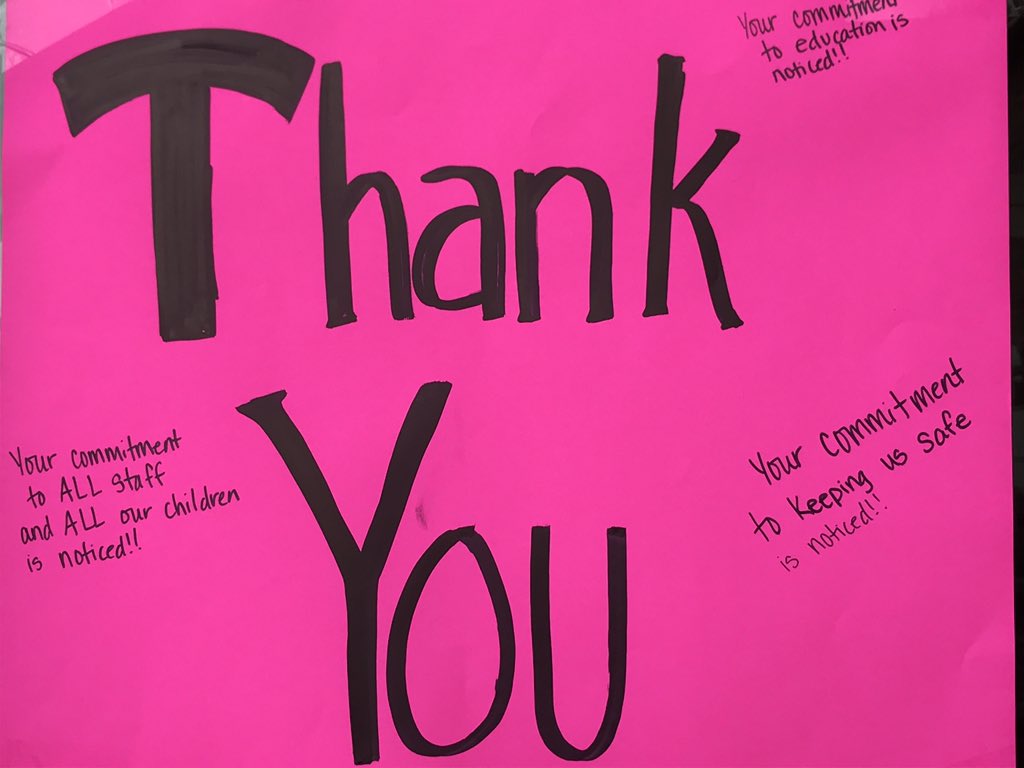 EdmondSchools's tweet photo. Feeling the ❤️ at Edmond Public Schools Administrative Center this morning! Thank you Frontier Elementary for the notes and chalk messages!! #EPSLeads #EdmondSTRONG https://t.co/gUigqDpRSb