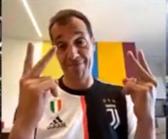 Romanito_21's tweet photo. @AbbatePeppe @massimozampini @EdoardoMecca1 @federicosarica @MomblanOfficial @katianicotra Luca Momblanone feat. @MWynil presentano il ballo dell'estate per festeggiare il nono scudetto di fila: Dopo la #PogDance , la Momblano dance! ๐๐๐ https://t.co/G8xCRjph7o