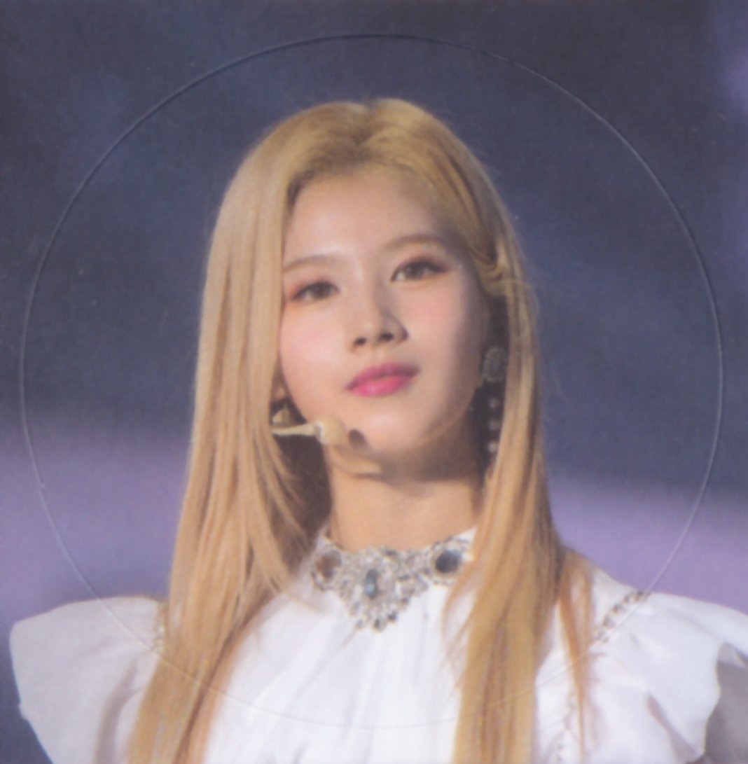 fernandaSanfurg's tweet photo. 🍃SCANS•200727🍃
Scans de los stickers individuales de #Sana #Jihyo y #Mina en el bluray de TWICE "TWICELIGHTS".
Cr. ztothek
#ONCEChile👑 🐭🍑
#TWICE #트와이 #MoreAndMore #Fanfare #Nayeon #Jeongyeon #Momo #Sana #Jihyo #Mina #Dahyun #Chaeyoung #Tzuyu https://t.co/dSUL4efpQU