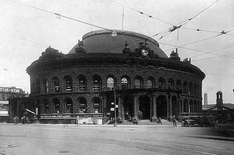 It's one of those Leeds landmarks which is so distinctive, and seems to have hardly changed over the years