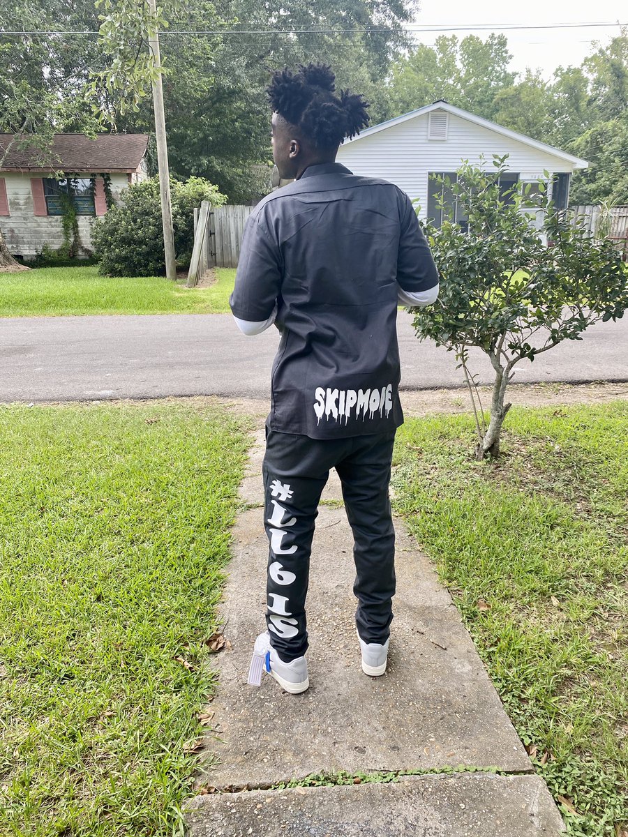 sackedup__smack's tweet photo. uu could rap dat gangsta shii ii still dnt feel uu, uu mke 1 move mi young niggas gone drill uu. #llskip💚🕊 https://t.co/ZinpyPvLmD