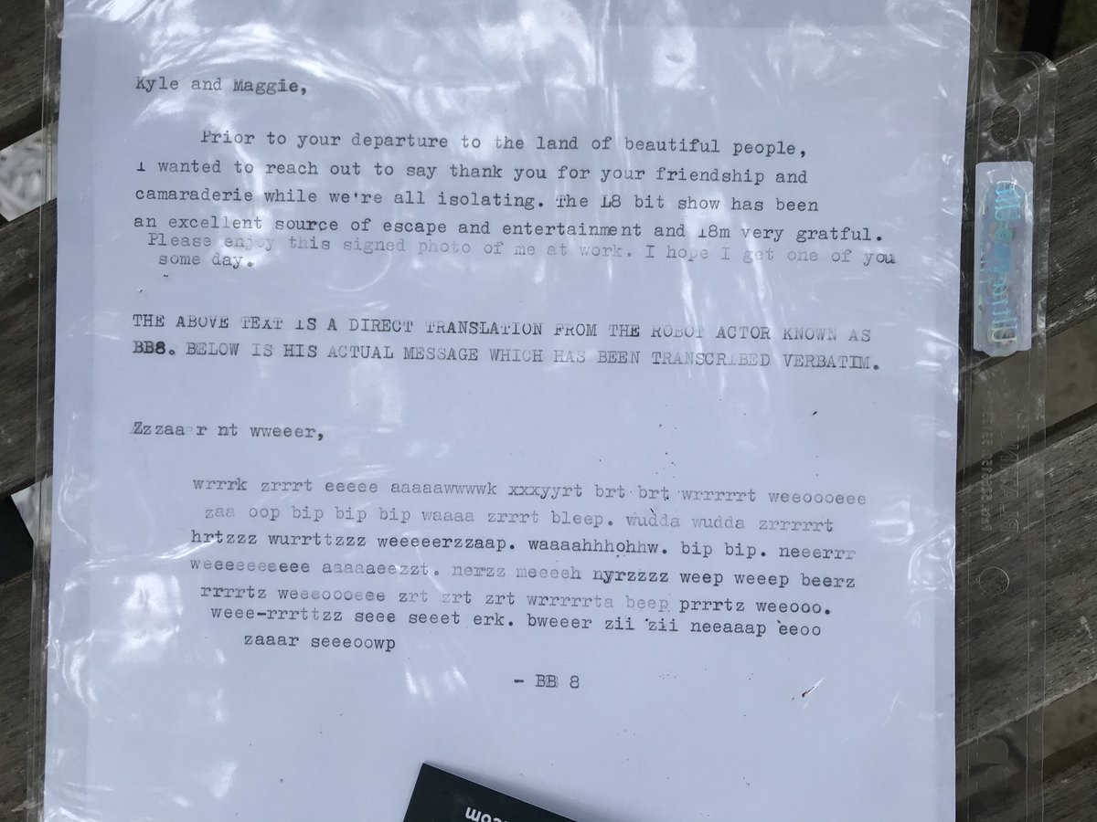 L8-Bit just got sent some SUPER cool mail -- a signed photo from BB-8 himself!

(sidenote: we don't know why BB-8 decided to include a RANDOM DUDE TRYING TO GRAB HIM in the photo, but it's probably bc BB-8 is so generous!)

#StarWars #bb8