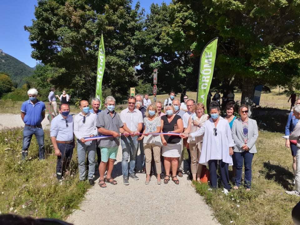 MoutonMP's tweet photo. La nouvelle voie verte de la forêt de Saou propose sur 3 kilometres une piste respectueuse pour nos vélos dans ce cadre magnifique et exceptionnel, 300 000 euros ont été consacrés par le @La_drome. elle s'inscrit dans une vrai politique ambitieuse de transition écologique https://t.co/RqrW0DMJA7