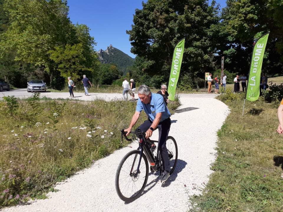 MoutonMP's tweet photo. La nouvelle voie verte de la forêt de Saou propose sur 3 kilometres une piste respectueuse pour nos vélos dans ce cadre magnifique et exceptionnel, 300 000 euros ont été consacrés par le @La_drome. elle s'inscrit dans une vrai politique ambitieuse de transition écologique https://t.co/RqrW0DMJA7