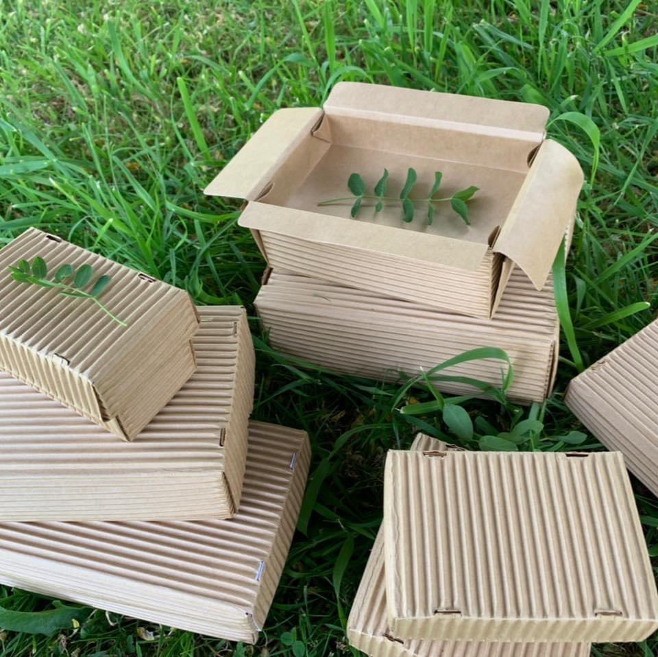 Evirocor's tweet photo. Zero plastic Oko food containers. Wide range of sizes. Earth-friendly, rustic design, waterproof, recyclable &amp; strong! Enquire info@evirocor.com #sustainableliving #plasticpollution #zerowaste #recycling #circulareconomy #plasticfreeoceans #takeaway #innovation #plasticfreejuly https://t.co/DWxMvYTWC8