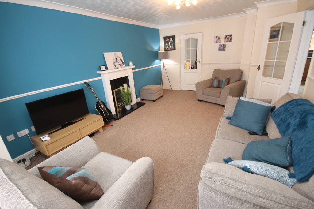 HXWorcester's tweet photo. #WorcestershireHour Good evening, hope you are all well. Know anyone looking for a 4 bed #familyhome in #Lowerwick #Worcester. #Pricereduction this evening. We are open until 8pm weekdays if you want to have a look
https://t.co/eljiyA5vSf https://t.co/qpfK2m9wuU