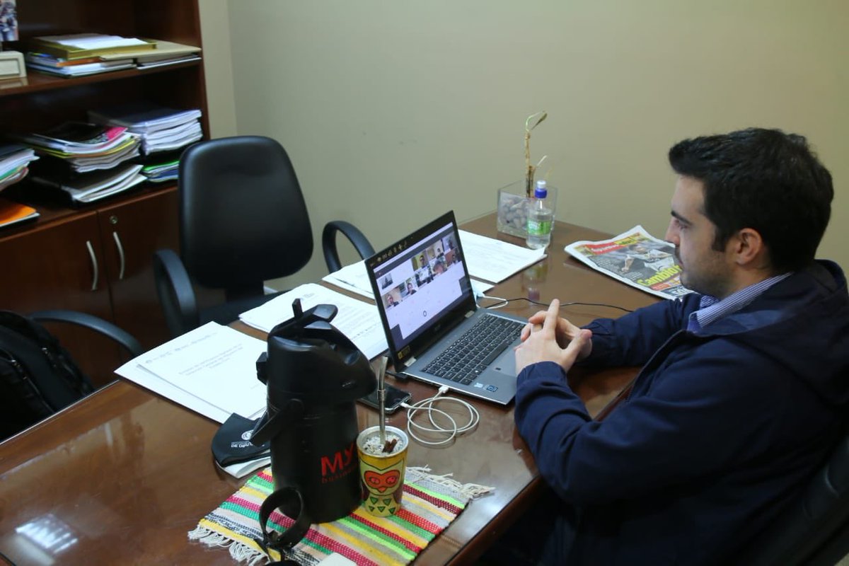 sebagar8's tweet photo. Una encrucijada.

Se pueden producir respiradores en Paraguay, falta quién los certifique.

Para validarlos localmente piden certificación extranjera, pero para certificación extranjera te piden validación local.

En la @CyT_Diputados discutimos soluciones. ¿Se les ocurre alguna? https://t.co/9RP2zPmc7a