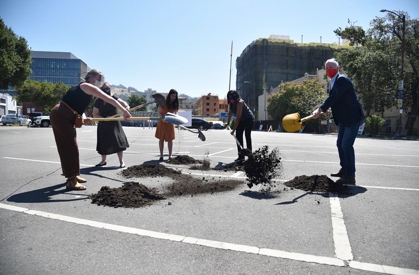 TippingSE's tweet photo. #BerkeleyWay broke ground earlier this month! “Berkeley’s most ambitious homeless housing project ever breaks ground. The project also includes 89 units of affordable housing." - @berkeleyside / @LMS_arch @NibbiBrothers @BRIDGEhousing https://t.co/3dxwUTbWsy