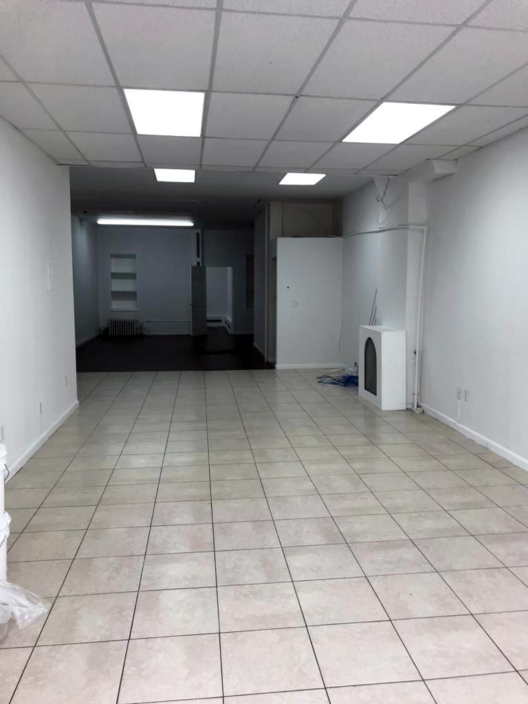 carfah1's tweet photo. PRIME Commercial Space Available for Lease in Corona! https://t.co/qXAPIu9xQd https://t.co/jpXPFoGvMR