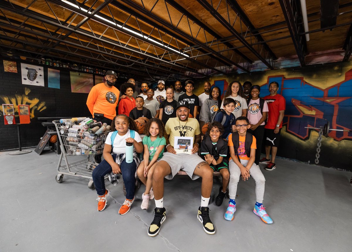 “Little Big Dreamers” Coming Soon Lights, Camera , &amp; Action 🎬!!! 
🎥: <a href="/mikecityvisuals/">MIKECITYVISUALS🇩🇴</a> 
📸: <a href="/zanderofficial/">Zander Domingo</a> 

#production #takesavillage #writer #producer #photography #video #videography #grafitti #graffitiphotography #grafittiwall #nike  #community #youth