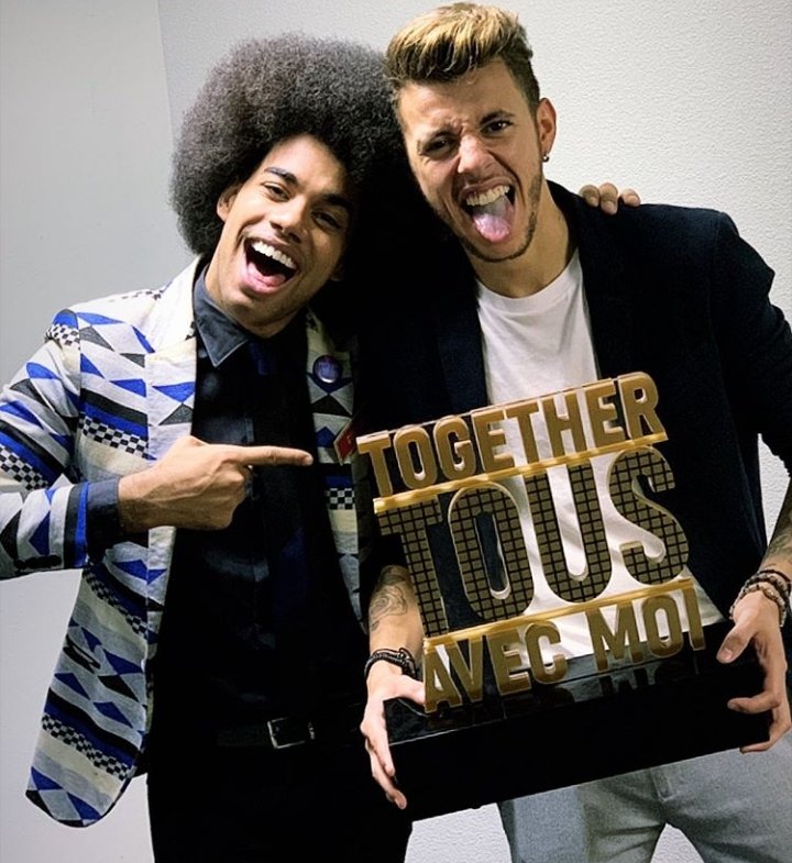 MaevaLA_'s tweet photo. Il y a 1an il gagnait cette émission 
Je suis si fière de lui, fière de tout ce qu'il accompli au fur et à mesure 
Bravo grand frère, je t'aime❤

#togethertousavecmoi #m6 #tele #chanteur #carpediem #togetherTAM #together #jessiewill https://t.co/QrSteFbLjE