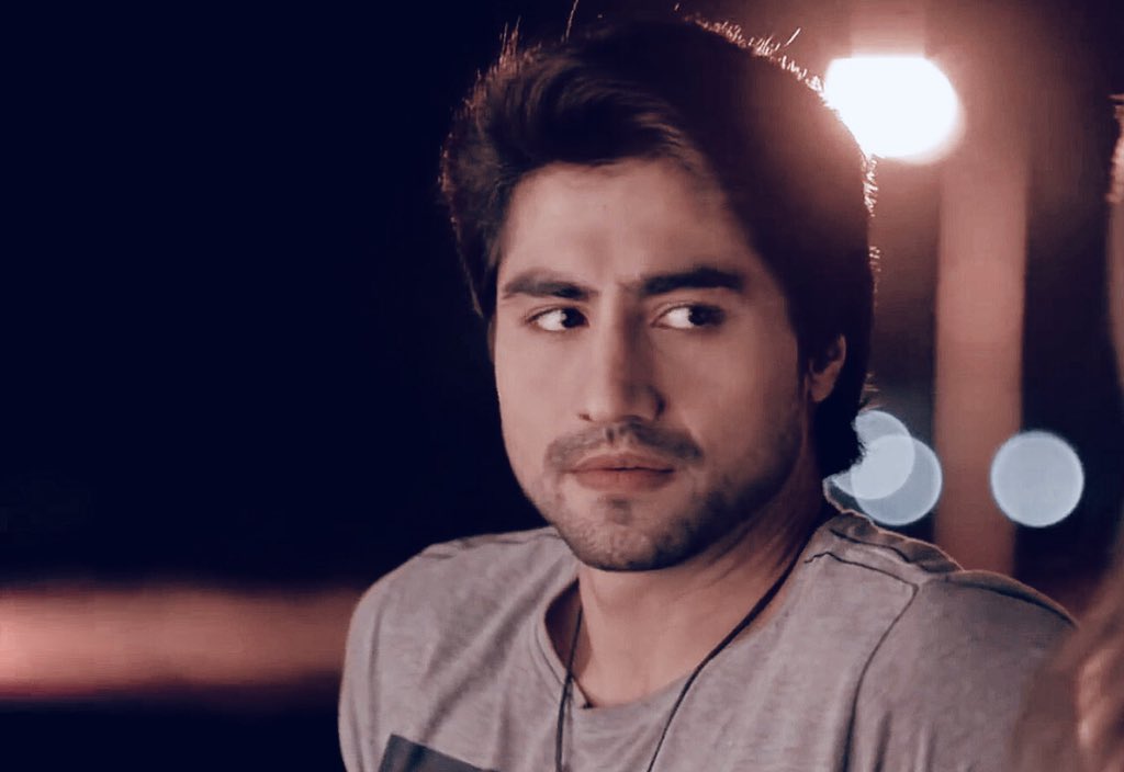 1:umm what2:I should probably turn and look like I’m paying attention 3:yeah hi how you doing4:welp I think she noticed I wasn’t listening it’s okay just smile she’ll forget what she was thinking  #HarshadChopda