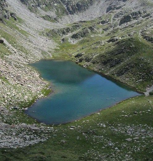 kenzhadley's tweet photo. what if we dug each other a heart lake https://t.co/PqGf1AQCZ9