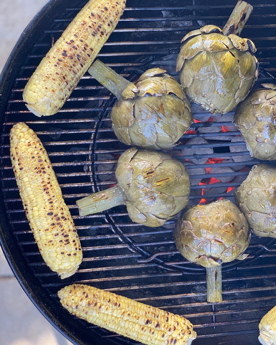 FiveMonkeysBBQ's tweet photo. This was fun! #flavorbomb 5M Mega Meatball: fresh ground chuck n short rib meat, #OG5M, S&amp;P, OG5M based scratch marinara, fresh Parmesan, basil, grilled artichokes, fresh avocado and tomato salad, grilled corn shaved and topped with Amish butter https://t.co/MjAg5E0beF
