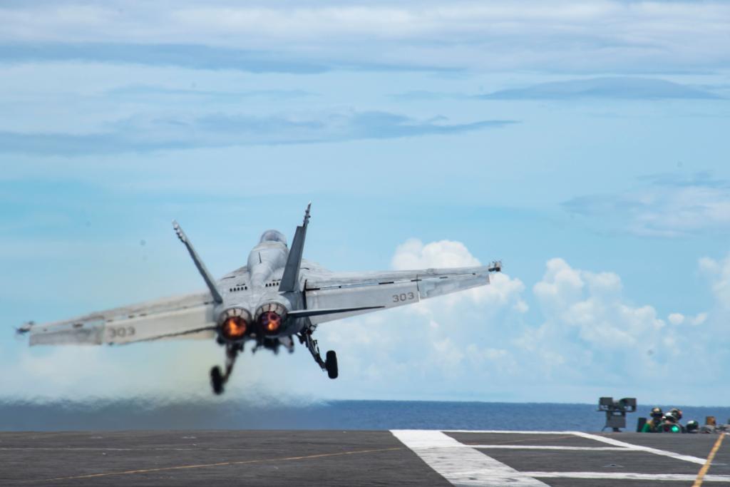 The #USNavy aircraft carrier #USSRonaldReagan (CVN 76) conducts flight-ops in the PhilippineSea while underway providing a combat-ready force that protects and defends the collective maritime interests of its allies and partners in the region. #FreeAndOpenIndoPacifc