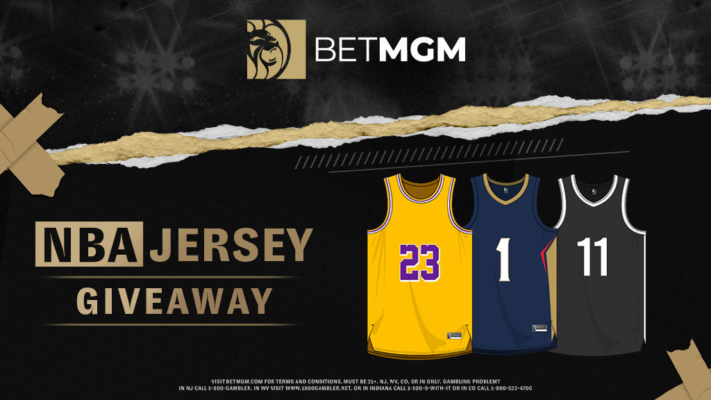 BetMGM's tweet photo. Giveaway time 🚨

The NBA returns this Thursday! 🏀 

How to Enter:
① Follow @BetMGM
② Retweet this post
③ Comment your favorite team

One random winner will be selected on Sunday, August 2nd

Rules: https://t.co/ZWkLfocT6k https://t.co/T9xv6wgVcb