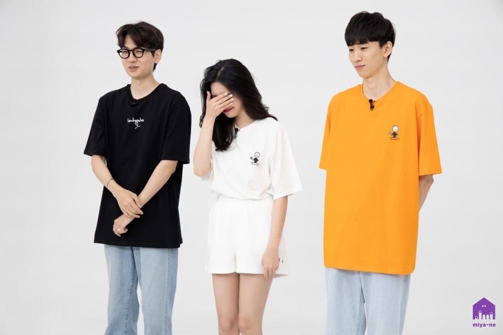 LeeSunmi_USA's tweet photo. Facebook update from Sunmi Official page - July 25, 2020

“[📸찐CUT!]

These are behind the scene photos of the last episode of 'RReal World' that was a good memory both for SUNMI's family and miya-ne🤟💜

#선미 #SUNMI
#찐세계 #RRealWorld”

(Cont 1/6) https://t.co/ikWCNL4lOL